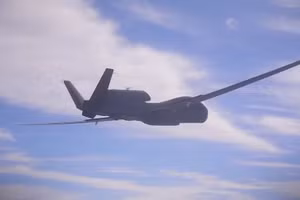 UAV RQ-4 Global Hawk của Mỹ phải gửi tín hiệu cấp cứu khi bay gần Crimea