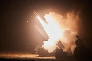 Chuyên gia cho biết Ukraine nhận hậu quả gì nếu dùng ATACMS tấn công cầu Crimea