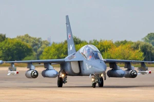 Bàn giao loạt máy bay Yak-130 mới giữa tình hình nóng