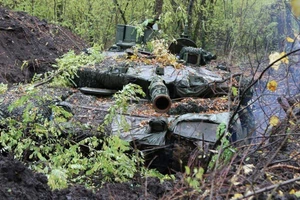 Ukraine đã giao xe tăng T-90M chiến lợi phẩm cho NATO mổ xẻ