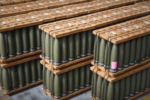 Quân đội Mỹ yêu cầu số tiền 'khủng' để mua đạn pháo 155 mm