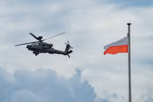 Ba Lan mua 96 trực thăng Apache của Mỹ triển khai gần Belarus?