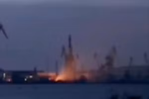 Tên lửa Ukraine tấn công nhà máy đóng tàu ở Kerch