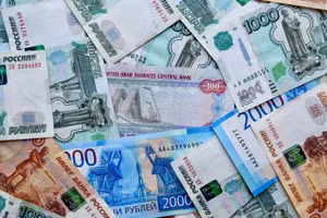 Mỹ gặp rắc rối lớn khi Nga đổi đô la lấy đồng dirham