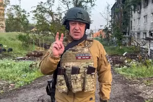 Wagner bàn giao cho Bộ Quốc phòng Nga hàng ngàn vũ khí trang bị