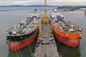 Lệnh trừng phạt phương Tây sẽ tấn công hạm đội bóng tối của Nga như thế nào?