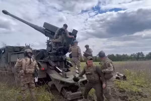 Sản xuất hàng loạt pháo tự hành Bogdana trong hai phiên bản cùng lúc