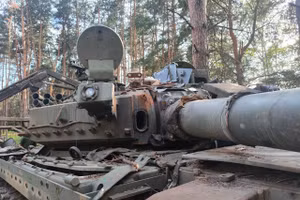 Bất ngờ với 'nghĩa địa' có xe tăng T-90M Proryv