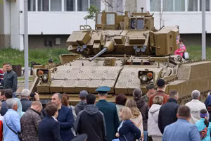 Cối tự hành hàng hiếm 2S34 Hosta hạ gục M2 Bradley