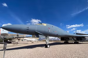 Mỹ quyết định nóng khôi phục máy bay ném bom B-1 từ 'nghĩa địa'