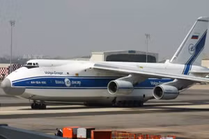 Canada tịch thu vận tải cơ siêu lớn An-124 định giao cho Kiev