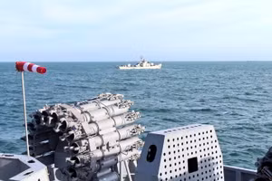 Rocket chống ngầm RBU-6000 được đưa lên thiết giáp MT-LB