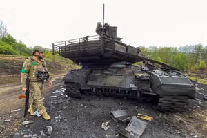 Nga mất xe tăng T-90M Proryv độc nhất vô nhị bởi phát đạn AT-4 rẻ tiền?