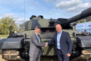 Anh tăng tốc viện trợ tăng Challenger 2 khi bắt đầu sản xuất Challenger 3?