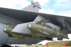 Tiêm kích F-16 Ukraine nhận bom AASM Hammer cực mạnh của Pháp