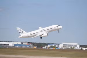 Nga nhận số lượng lớn máy bay SJ-100 ngay trong năm 2024