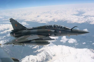 Pháp dùng Mirage 2000D xóa nhiễu điện tử cực mạnh ở Baltic?