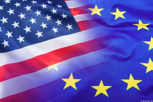 Mỹ bị cáo buộc đang bòn rút tiền từ châu Âu