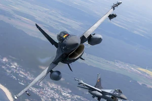 Cuộc đối đầu giữa tiêm kích F-16 Fighting Falcon và phòng không Nga rất được chú ý trong thời gian tới.