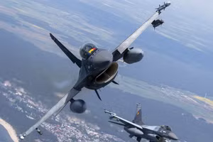 Cuộc đối đầu giữa tiêm kích F-16 Fighting Falcon và phòng không Nga rất được chú ý trong thời gian tới.