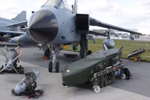 Nghị sĩ Đức kêu gọi khẩn cấp giao tên lửa hành trình Taurus cho Kiev