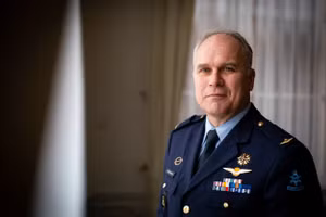 Tổng tham mưu trưởng Quân đội Hà Lan - Tướng Onno Eichelsgei.