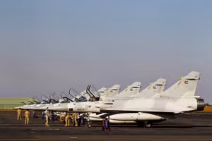 Pháp dự định giao tới... 40 tiêm kích Mirage 2000 cho Ukraine