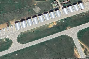 Gấp rút gia cố sân bay cách biên giới 300 km trước nguy cơ ATACMS tấn công