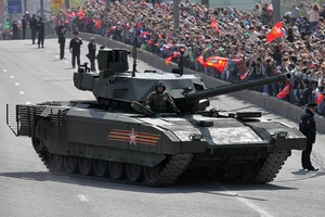 Hé lộ thông tin mới nhất về T-14 Armata và 2S35 Koalitsiya-SV