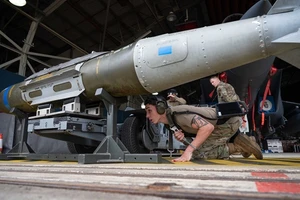 Đạn GLSDB cực mạnh đã được gửi tới cho HIMARS