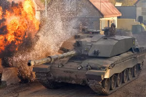 Lựu pháo 70 tuổi là tác giả hạ gục xe tăng Challenger 2 tối tân