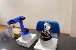 Sản phẩm “Robot cứu hỏa - phát triển cánh tay robot cứu hỏa” của học sinh Trường THPT số 1 TP Lào Cai