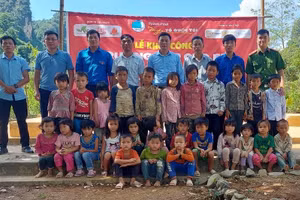 Lễ khởi công công trình “Trường đẹp cho em” tại điểm trường bản Nậm Pẻ.