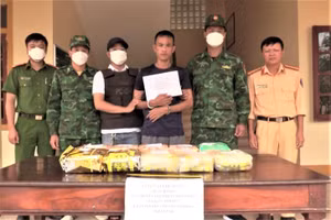 Đối tượng Biện Văn Trường cùng tang vật bị lực lượng chức năng bắt giữ.