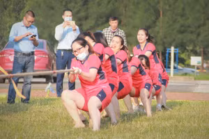 Giải kéo co giữa đội nữ công đoàn các bộ phận Công ty FHS.