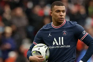 Tiền đạo Kylian Mbappe nhiều khả năng tiếp tục gắn bó với PSG.