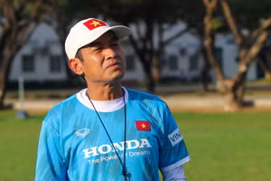 Huấn luyện viên Đinh Thế Nam tiến cử nhiều học trò cho thầy Park.