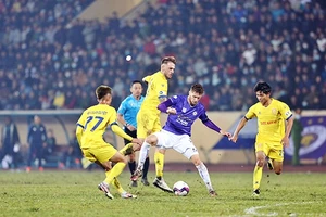 V.League tạm nghỉ dài hạn khiến nhiều CLB lo lắng.