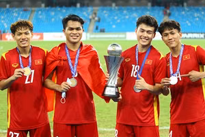 Bảo Toàn, Quang Nho gây ấn tượng mạnh ở giải U23 Đông Nam Á.