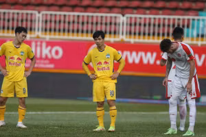 Hoàng Anh Gia Lai đánh rơi chiến thắng trên sân nhà ở vòng 4 V.League