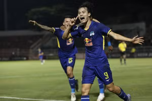 Văn Toàn ghi bàn giúp Hoàng Anh Gia Lai có trận hòa ấn tượng trước Jeonbuk.