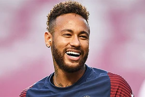 Tiền đạo Neymar vẫn chưa chốt tương lai với PSG.