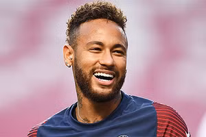 Tiền đạo Neymar vẫn chưa chốt tương lai với PSG.
