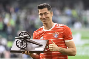 Lewandowski là cái tên mà mọi đội bóng lớn đều thèm muốn.