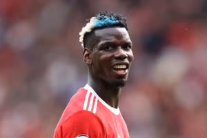 Pogba chưa chốt tương lai với Man United.