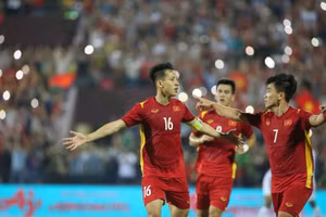 Hùng Dũng giúp U23 Việt Nam vươn lên dẫn đầu bảng A sau 3 lượt trận.