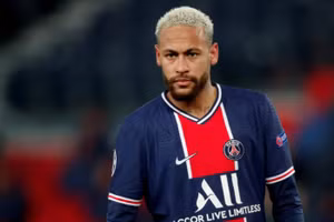 Neymar nhận được sự quan tâm lớn của Chelsea.