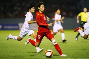 Tuyển nữ Việt Nam nhận thưởng lớn trước trận chung kết SEA Games 31.