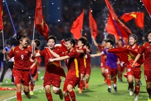 ĐT nữ Việt Nam đã hoàn tất hat-trick HCV SEA Games bằng chiến thắng tối thiểu trước Thái Lan sau 90 phút tranh tài.