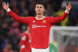Ronaldo nhiều khả năng sẽ ở lại Man United.